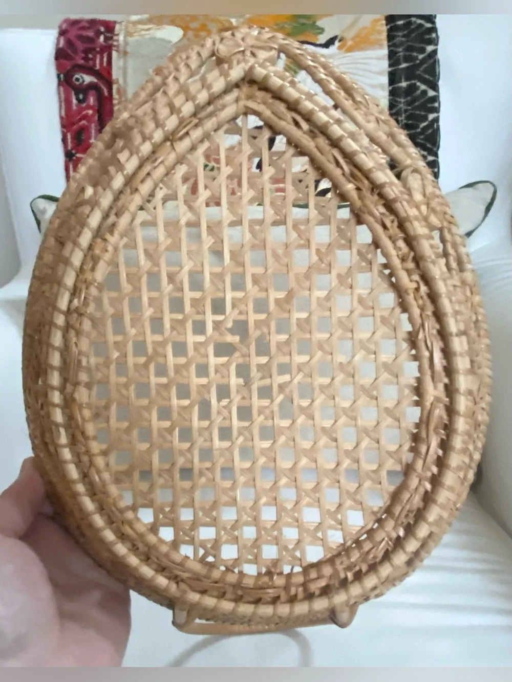 VTG Rattan Leaf Teardrop Hand Woven Shallow Whicker Basket w Handle 16”